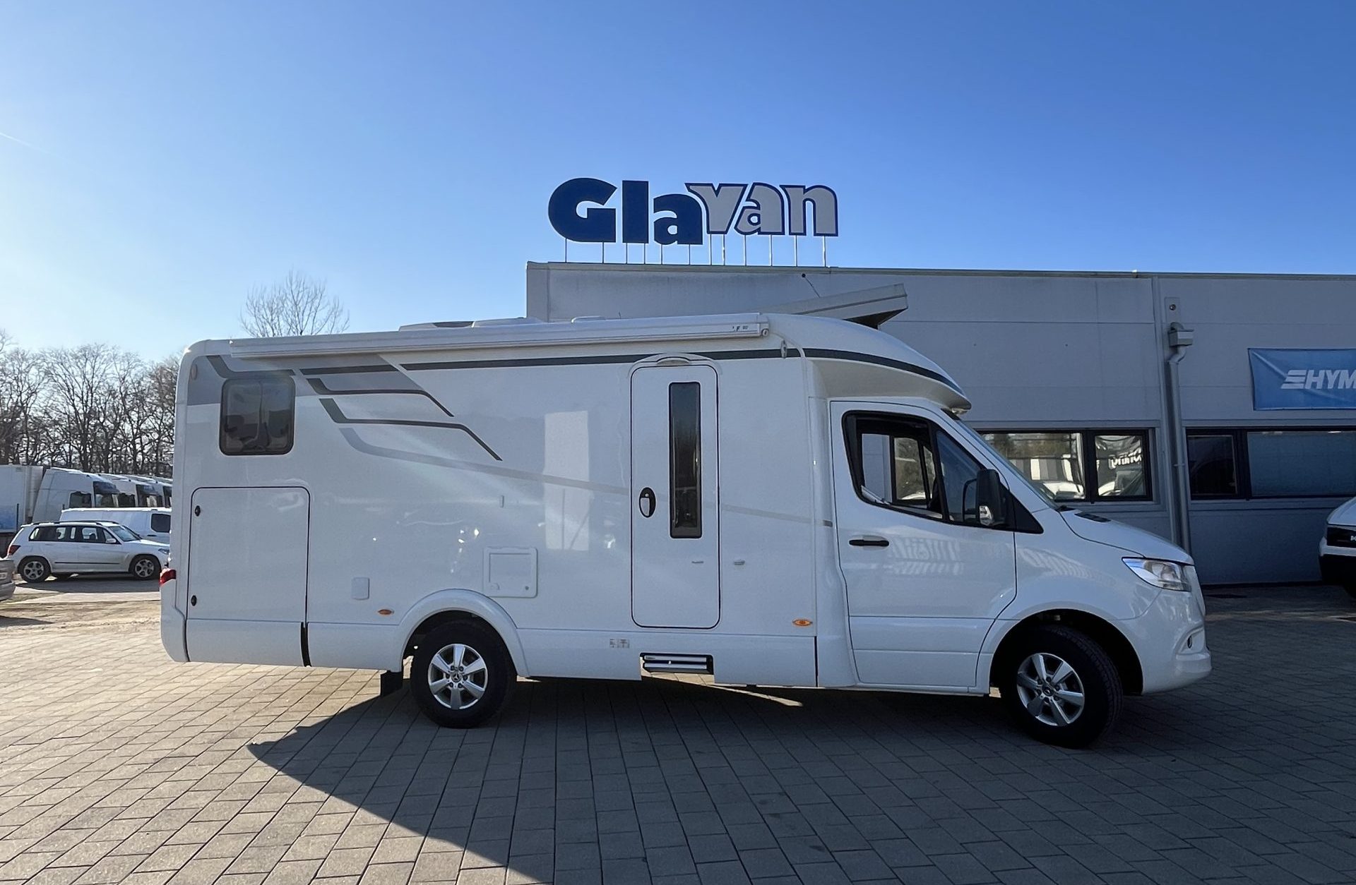 NAJEM AVTODOMA ZA 4 OSEBE NAJEM AVTODOMA HYMER