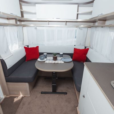 Prikolica Buerstner PREMIO 455 TS black forest AC GLAVAN