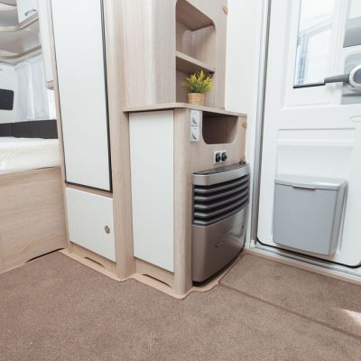 Prikolica Buerstner PREMIO 455 TS black forest AC GLAVAN