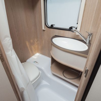 PRIKOLICA Buerstner PREMIO LIFE 415 TK AC GLAVAN