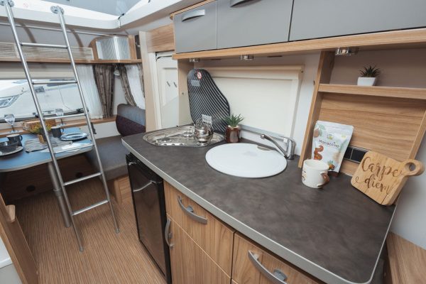 PRIKOLICA Eriba FEELING 442 AC GLAVAN